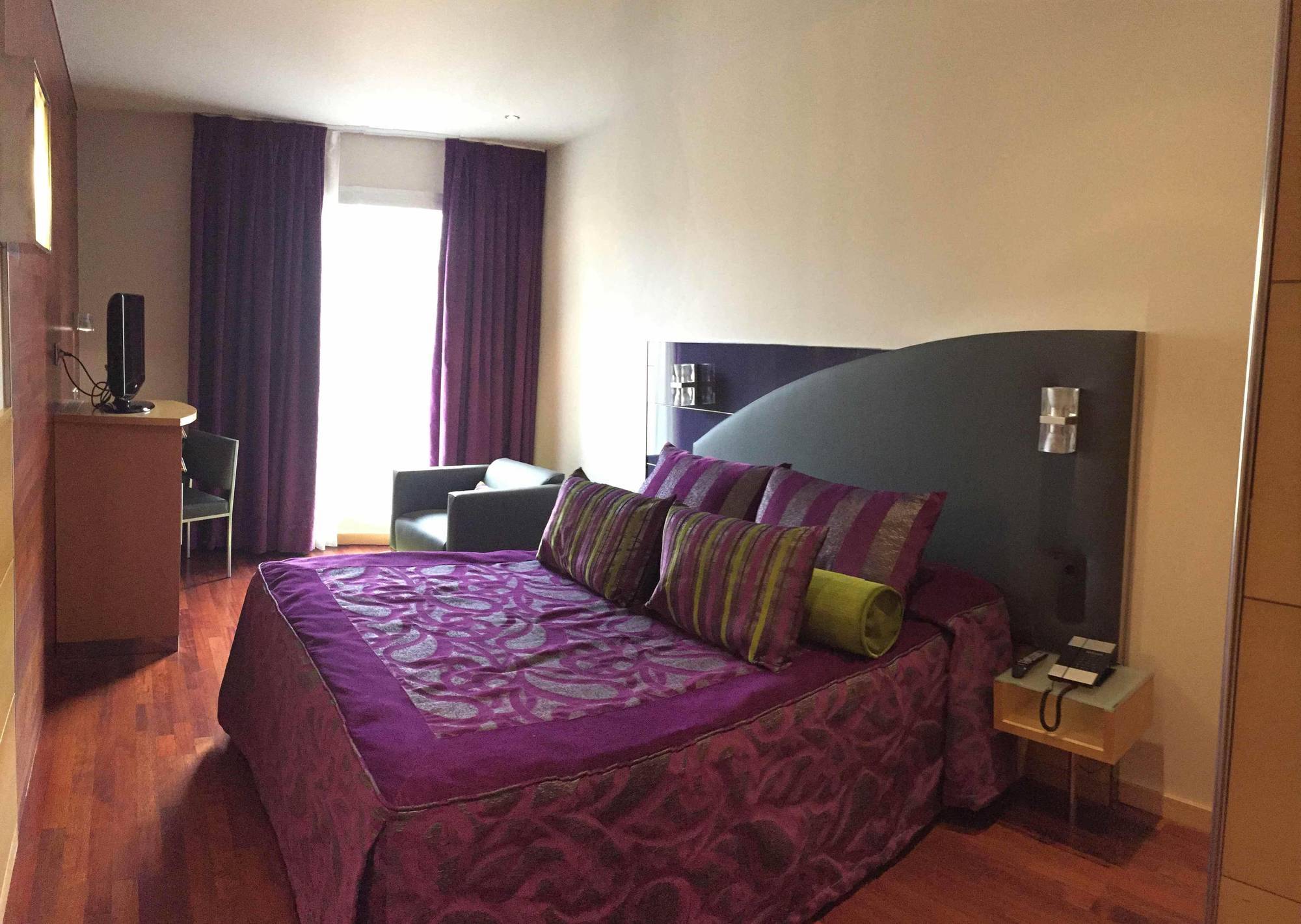 Hotel Sansi Barselona Oda fotoğraf